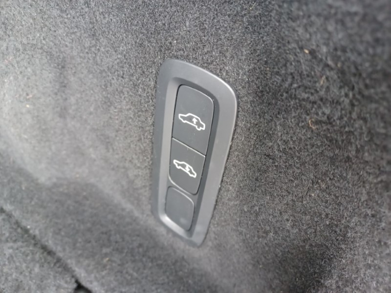 2025 (75) VOLVO XC60 2.0 B5P Ultra Dark 5dr AWD Geartronic 5804554