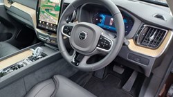 2025 (75) VOLVO XC60 2.0 B5P Ultra Dark 5dr AWD Geartronic 5804556