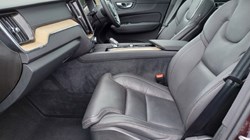 2025 (75) VOLVO XC60 2.0 B5P Ultra Dark 5dr AWD Geartronic 5804567