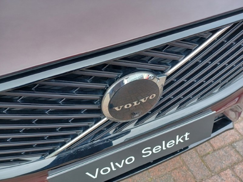 2025 (75) VOLVO XC60 2.0 B5P Ultra Dark 5dr AWD Geartronic 5804682