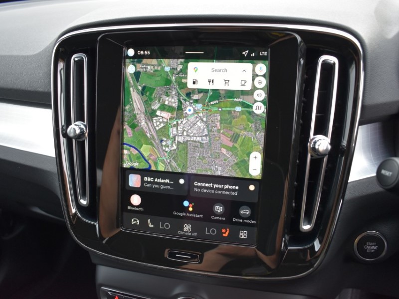 2025 (75) VOLVO XC40 2.0 B3P Plus Dark 5dr Auto 5792533