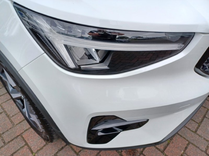 2025 (75) VOLVO XC40 2.0 B3P Plus Dark 5dr Auto 5792549