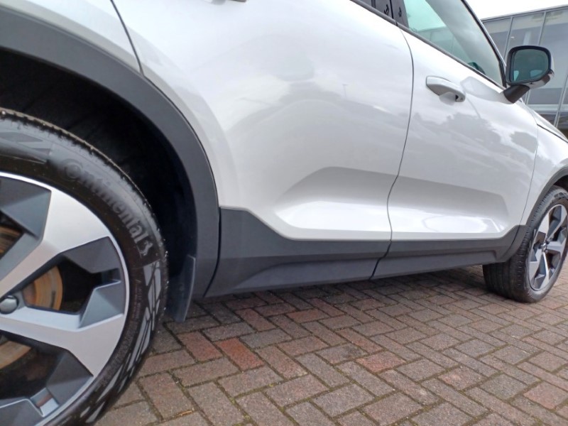 2025 (75) VOLVO XC40 2.0 B3P Plus Dark 5dr Auto 5792548