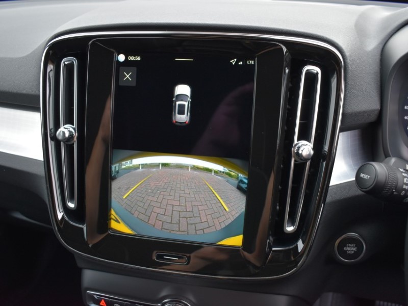 2025 (75) VOLVO XC40 2.0 B3P Plus Dark 5dr Auto 5792539