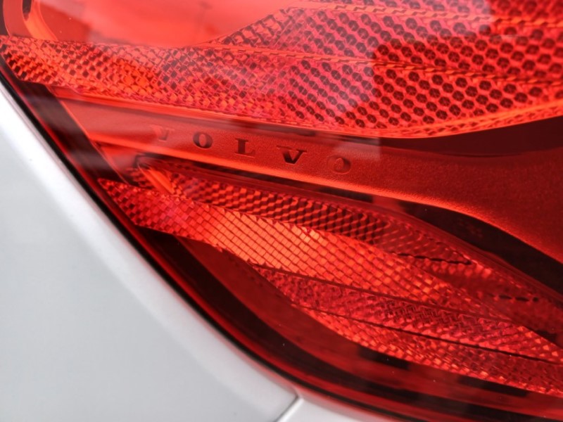 2025 (75) VOLVO XC40 2.0 B3P Plus Dark 5dr Auto 5792542