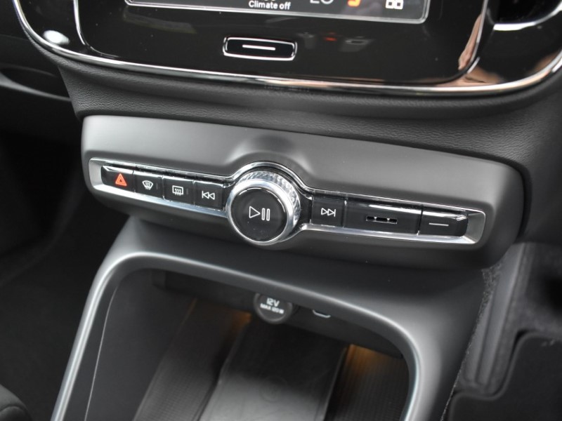 2025 (75) VOLVO XC40 2.0 B3P Plus Dark 5dr Auto 5792530