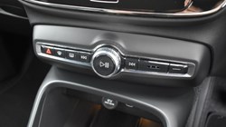2025 (75) VOLVO XC40 2.0 B3P Plus Dark 5dr Auto 5792530