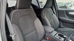 2025 (75) VOLVO XC40 2.0 B3P Plus Dark 5dr Auto 5792442