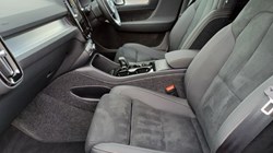 2025 (75) VOLVO XC40 2.0 B3P Plus Dark 5dr Auto 5792448