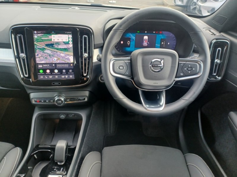 2026 (26) VOLVO XC40 2.0 B3P Plus Dark 5dr Auto 5787529