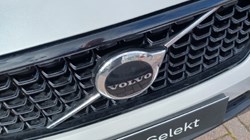 2026 (26) VOLVO XC40 2.0 B3P Plus Dark 5dr Auto 5787561