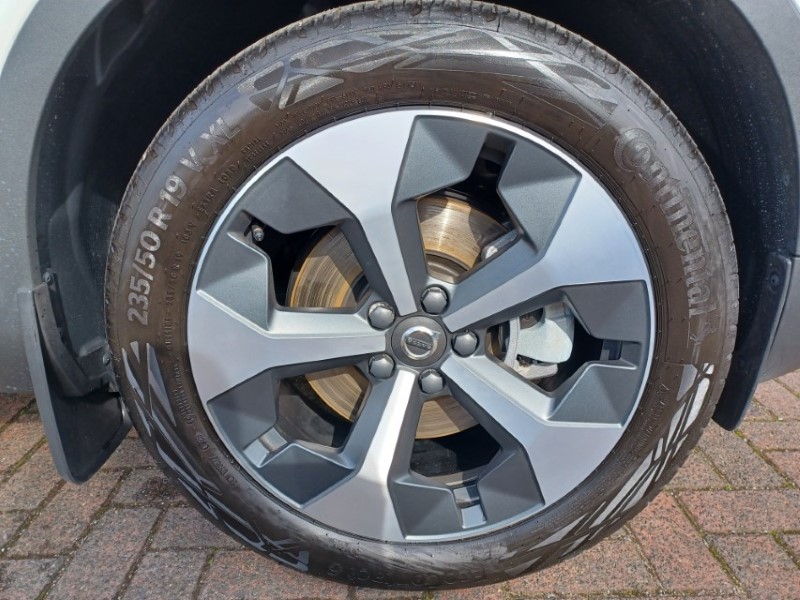 2026 (26) VOLVO XC40 2.0 B3P Plus Dark 5dr Auto 5787559