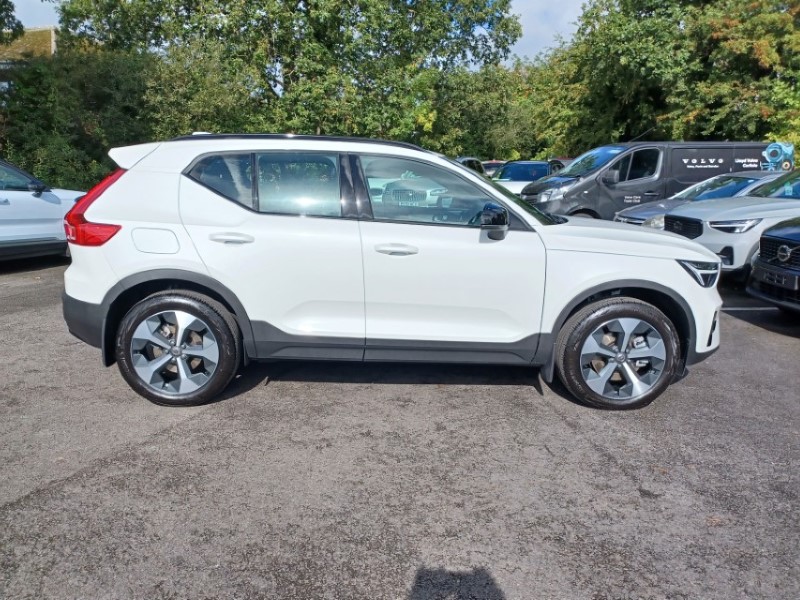 2026 (26) VOLVO XC40 2.0 B3P Plus Dark 5dr Auto 5787513