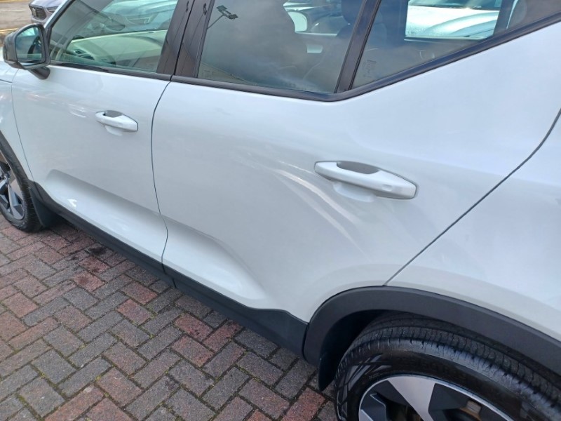 2026 (26) VOLVO XC40 2.0 B3P Plus Dark 5dr Auto 5787553