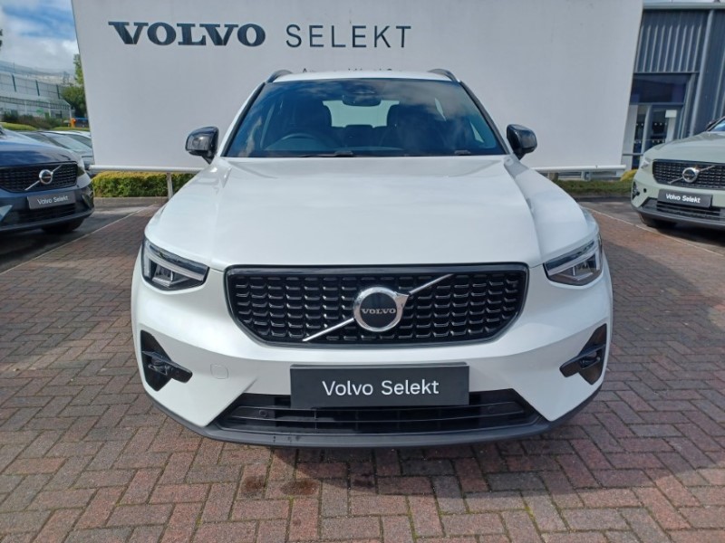 2026 (26) VOLVO XC40 2.0 B3P Plus Dark 5dr Auto 5787508