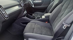 2026 (26) VOLVO XC40 2.0 B3P Plus Dark 5dr Auto 5787531