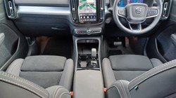 2026 (26) VOLVO XC40 2.0 B3P Plus Dark 5dr Auto 5809570