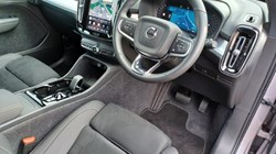 2026 (26) VOLVO XC40 2.0 B3P Plus Dark 5dr Auto 5809562