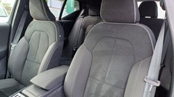 2026 (26) VOLVO XC40 2.0 B3P Plus Dark 5dr Auto 5809577