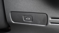 2026 (26) VOLVO XC40 2.0 B3P Plus Dark 5dr Auto 5809598