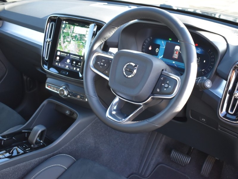 2025 (75) VOLVO XC40 2.0 B3P Plus Dark 5dr Auto 5820711