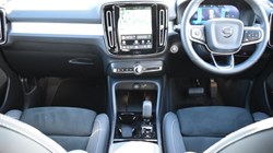 2025 (75) VOLVO XC40 2.0 B3P Plus Dark 5dr Auto 5820718