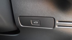 2025 (75) VOLVO XC40 2.0 B3P Plus Dark 5dr Auto 5820696