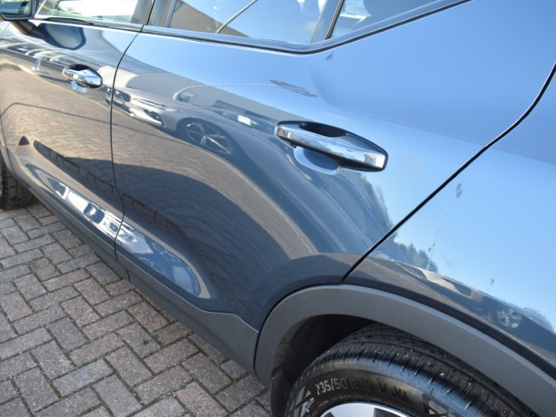 2025 (75) VOLVO XC40 2.0 B3P Plus Dark 5dr Auto 5820730