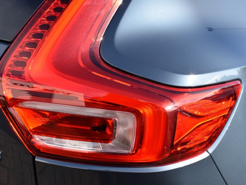 2025 (75) VOLVO XC40 2.0 B3P Plus Dark 5dr Auto 5820732