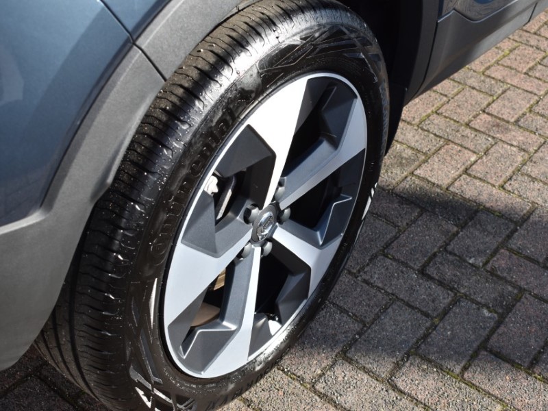 2025 (75) VOLVO XC40 2.0 B3P Plus Dark 5dr Auto 5820733