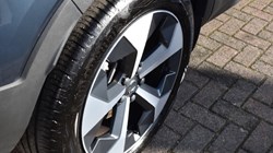 2025 (75) VOLVO XC40 2.0 B3P Plus Dark 5dr Auto 5820733