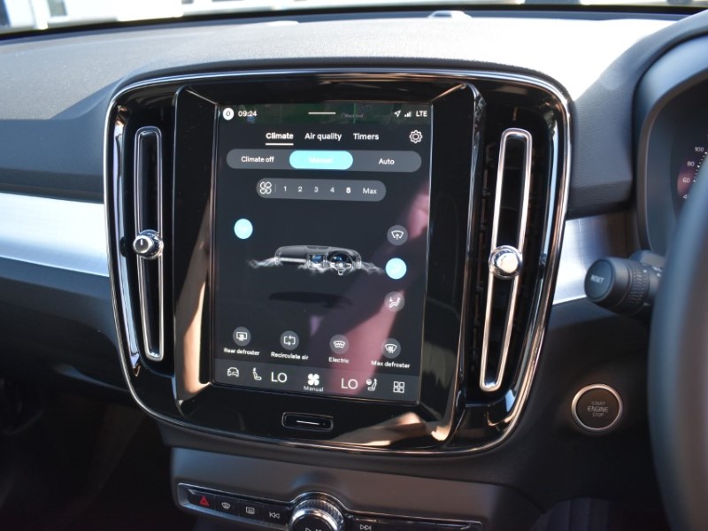 2025 (75) VOLVO XC40 2.0 B3P Plus Dark 5dr Auto 5820705