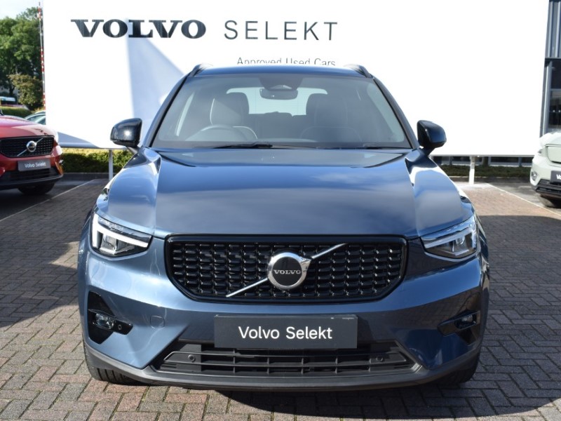 2025 (75) VOLVO XC40 2.0 B3P Plus Dark 5dr Auto 5820687