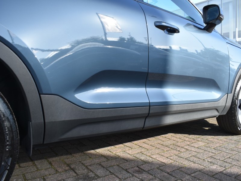 2025 (75) VOLVO XC40 2.0 B3P Plus Dark 5dr Auto 5820737
