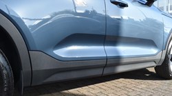 2025 (75) VOLVO XC40 2.0 B3P Plus Dark 5dr Auto 5820737