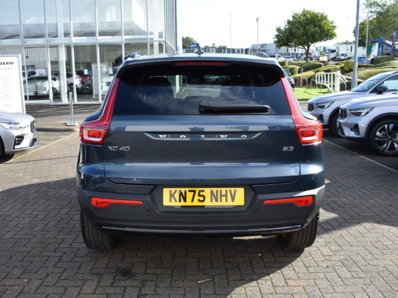 2025 (75) VOLVO XC40 2.0 B3P Plus Dark 5dr Auto 5820690