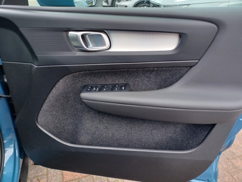 2024 (74) VOLVO XC40 2.0 B3P Core 5dr Auto 5819121