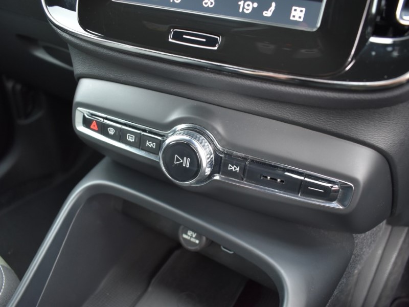 2024 (74) VOLVO XC40 2.0 B3P Core 5dr Auto 5819139