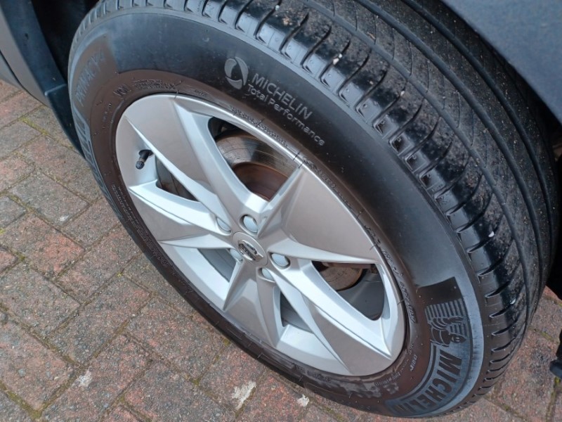 2024 (74) VOLVO XC40 2.0 B3P Core 5dr Auto 5819151