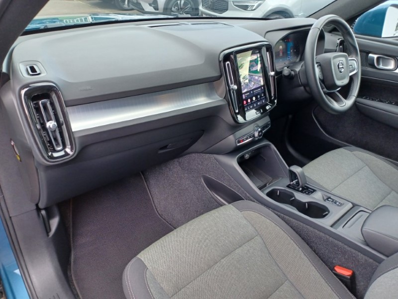 2024 (74) VOLVO XC40 2.0 B3P Core 5dr Auto 5819130