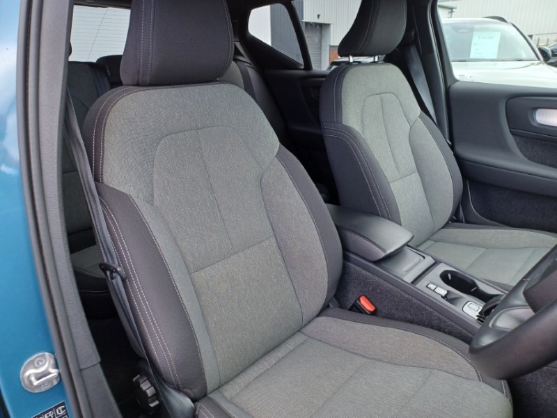 2024 (74) VOLVO XC40 2.0 B3P Core 5dr Auto 5819122