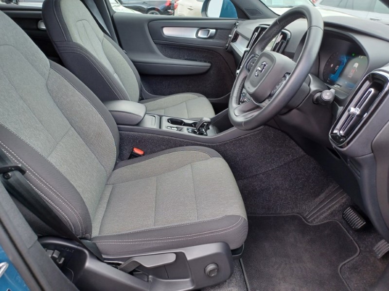 2024 (74) VOLVO XC40 2.0 B3P Core 5dr Auto 5819120