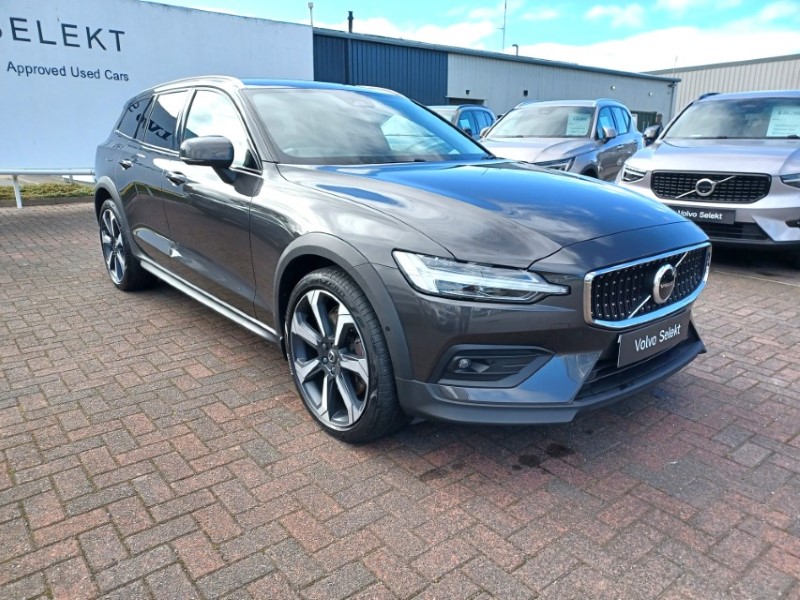 2023 (23) VOLVO V60 2.0 B5P Cross Country Plus 5dr AWD Auto