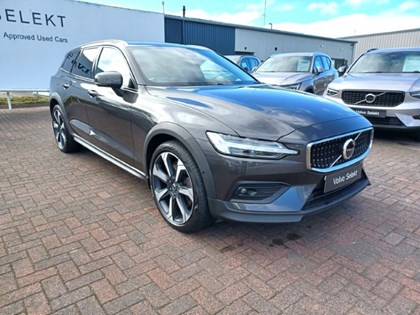 2023 (23) VOLVO V60 2.0 B5P Cross Country Plus 5dr AWD Auto