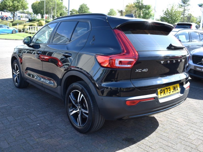 2023 (73) VOLVO XC40 2.0 B4P Plus Dark 5dr Auto 5817464
