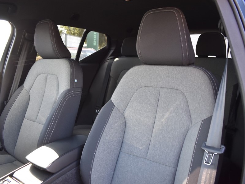 2023 (73) VOLVO XC40 2.0 B4P Plus Dark 5dr Auto 5817502