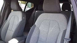 2023 (73) VOLVO XC40 2.0 B4P Plus Dark 5dr Auto 5817502
