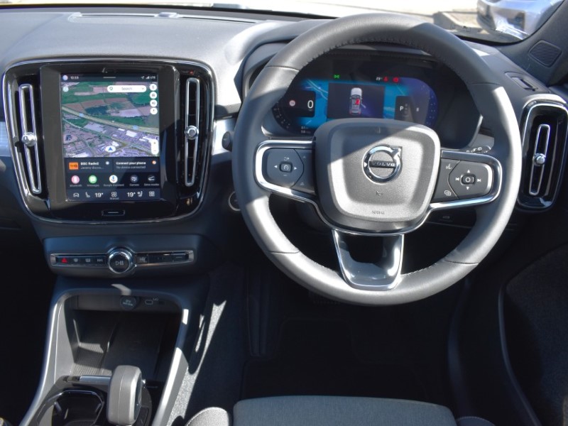 2023 (73) VOLVO XC40 2.0 B4P Plus Dark 5dr Auto 5817493