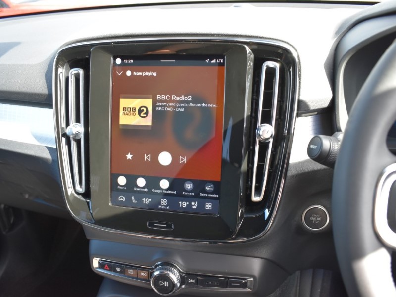 2023 (73) VOLVO XC40 2.0 B4P Plus Dark 5dr Auto 5817478