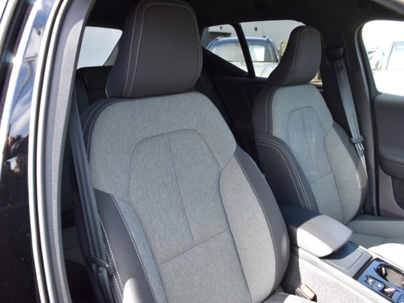 2023 (73) VOLVO XC40 2.0 B4P Plus Dark 5dr Auto 5817489